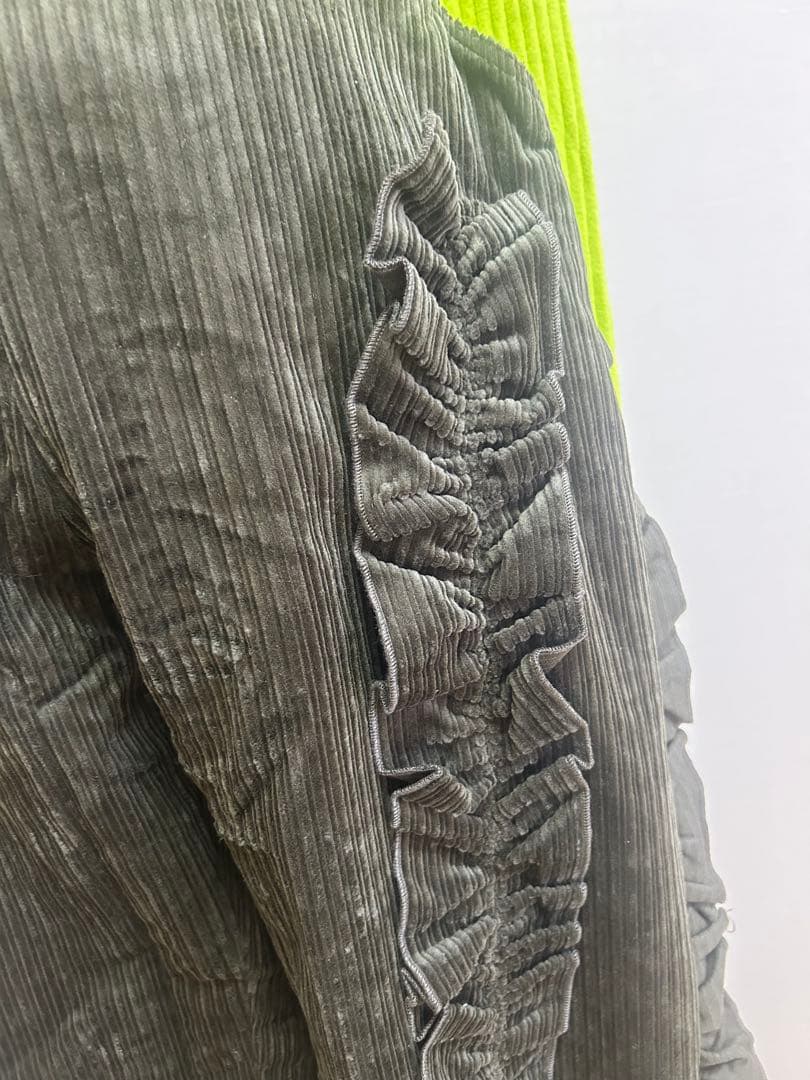 unica コーデュロイアシメフリルパンツ　カーキ　　　LADIES