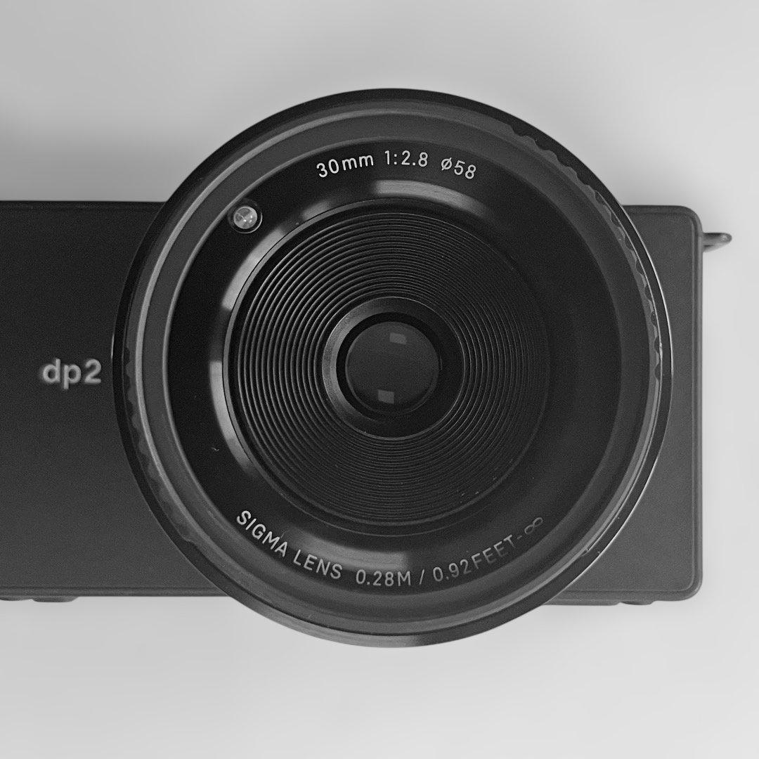 SIGMA dp2 Quattro（バッテリー2個・純正フード付）動作確認済み
