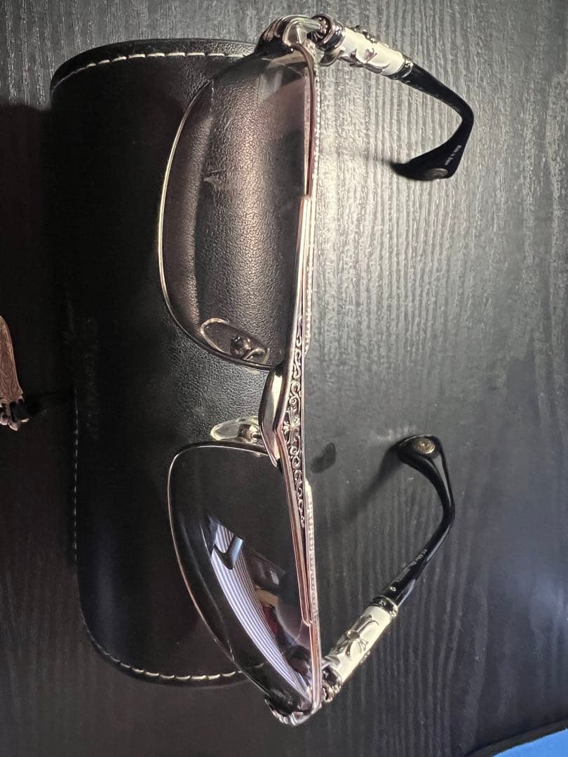 メンズ サングラス メタルフレーム グレー レンズ 装飾的デザイン