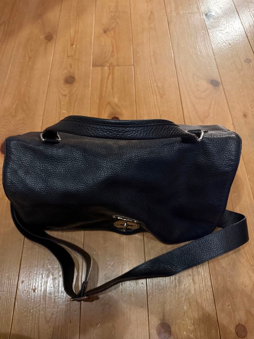 ザネラート 黒レザーショルダーバッグ