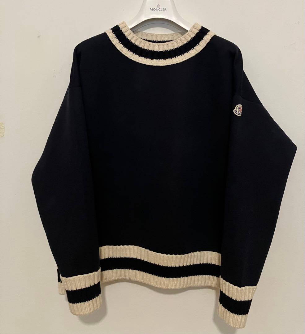 Moncler モンクレール　ポリウレタンプルオーバー　黒に近いネイビー
