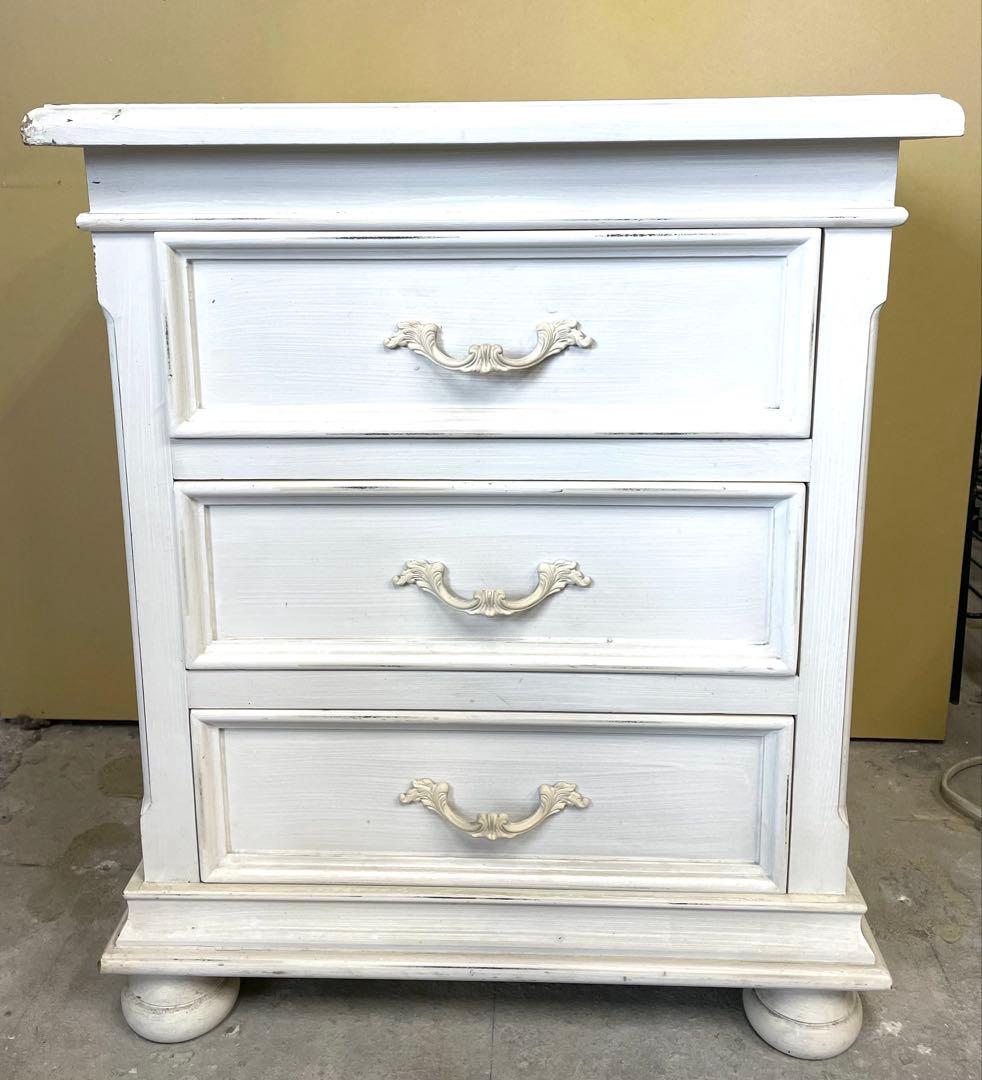 s*e様 期間限定 アンティーク調 3段チェスト ホワイト系 ナイトテーブル