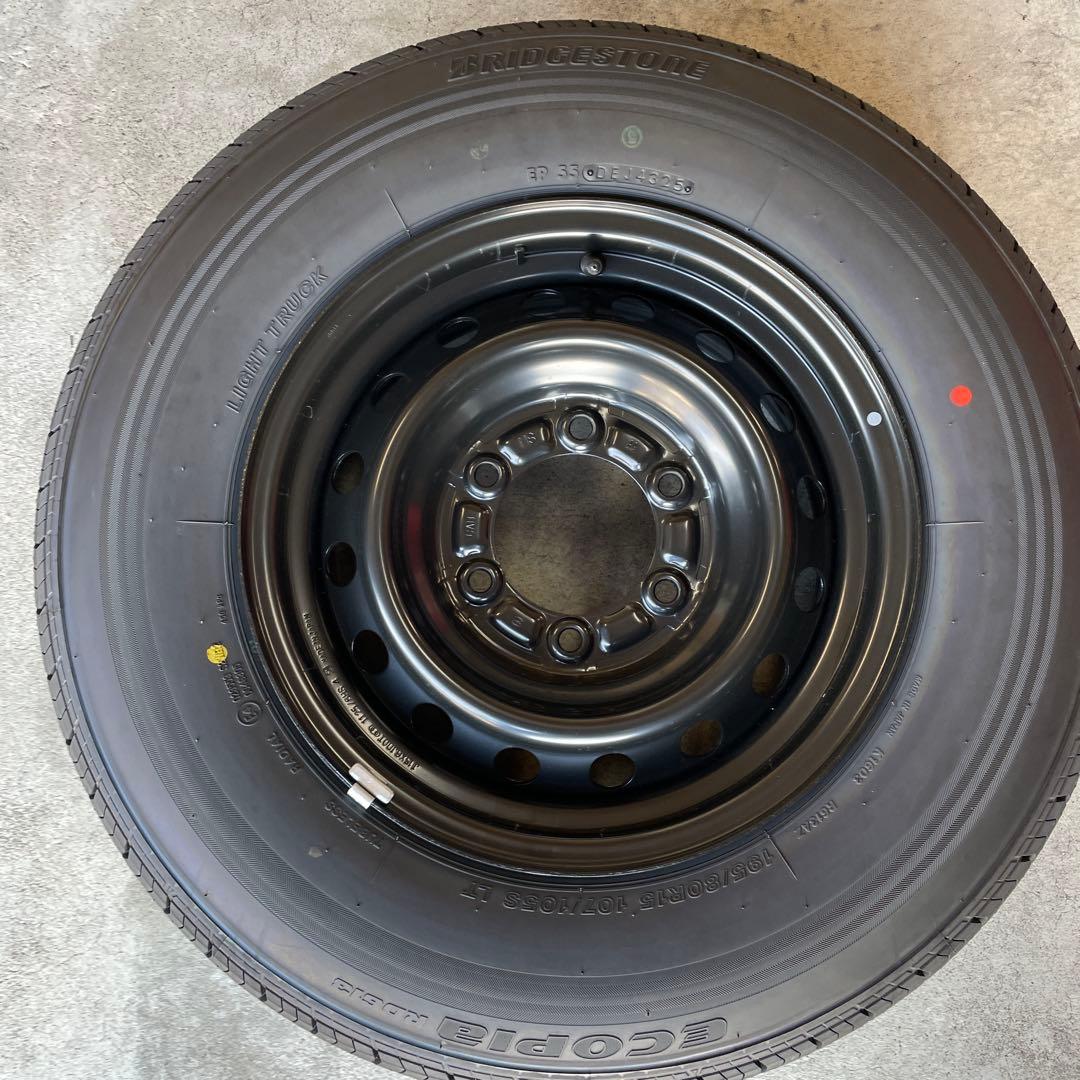 ハイエース新車外し　15インチタイヤホイール ホイールカバーセット