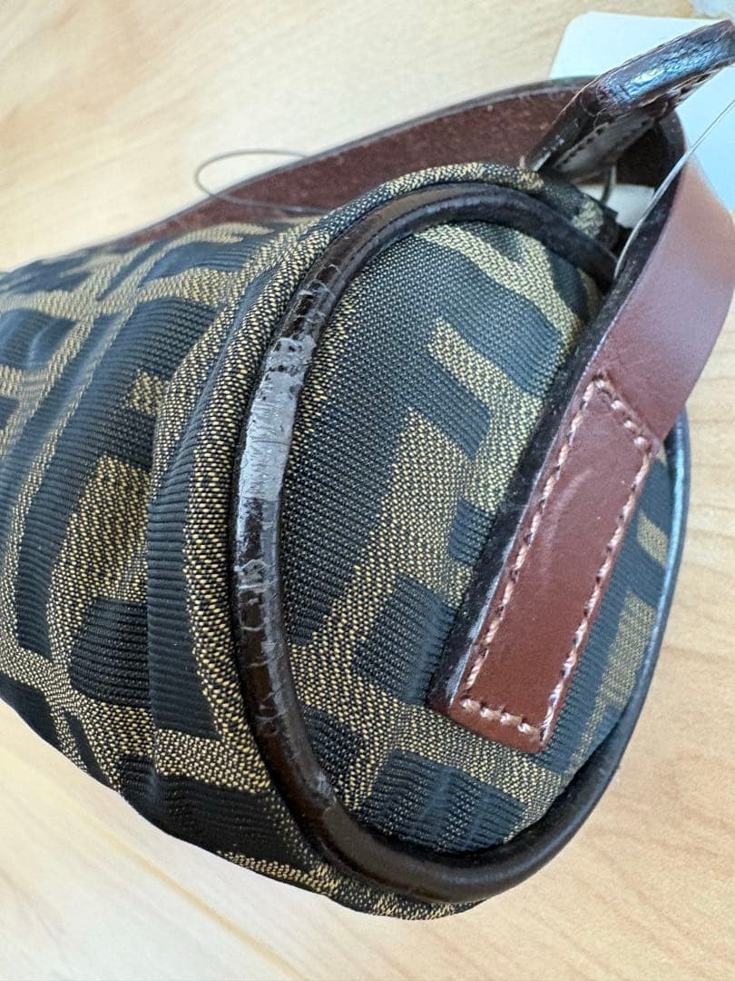 FENDI ロゴデザイン ミニハンドバッグ ポーチ