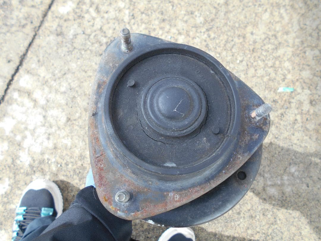 インプレッサ　ＧＤＢ　ストラット4本セット