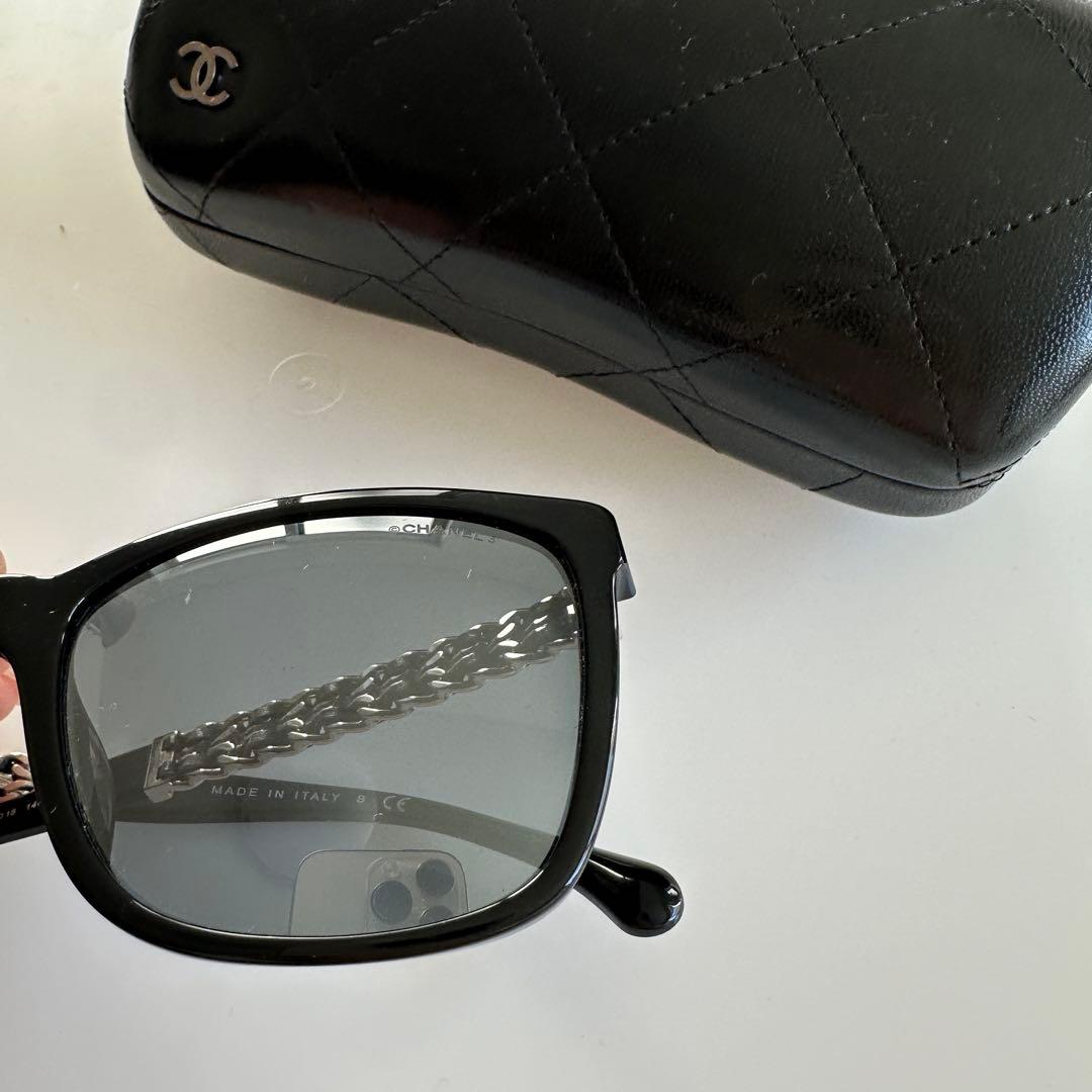 Chanel サングラス ブラック チェーン　ケース付き