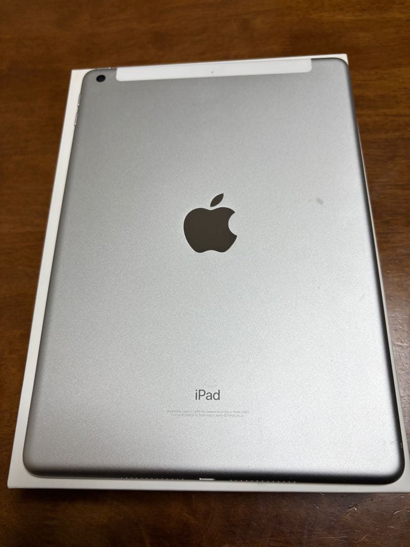 【即日発送】【完動品】iPad 第5世代 32GB シルバー SIMフリー