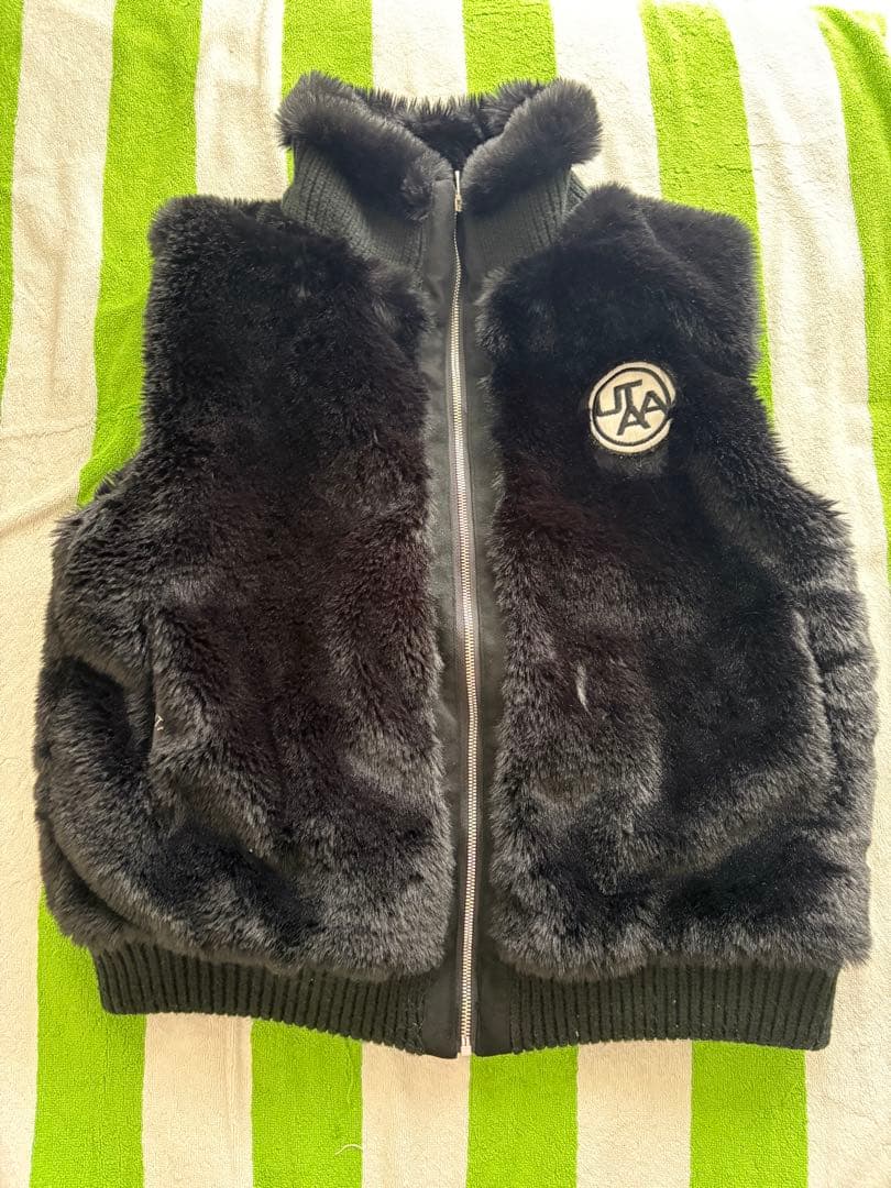 早い者勝ち★UTAA フェイクファーベスト ブラック