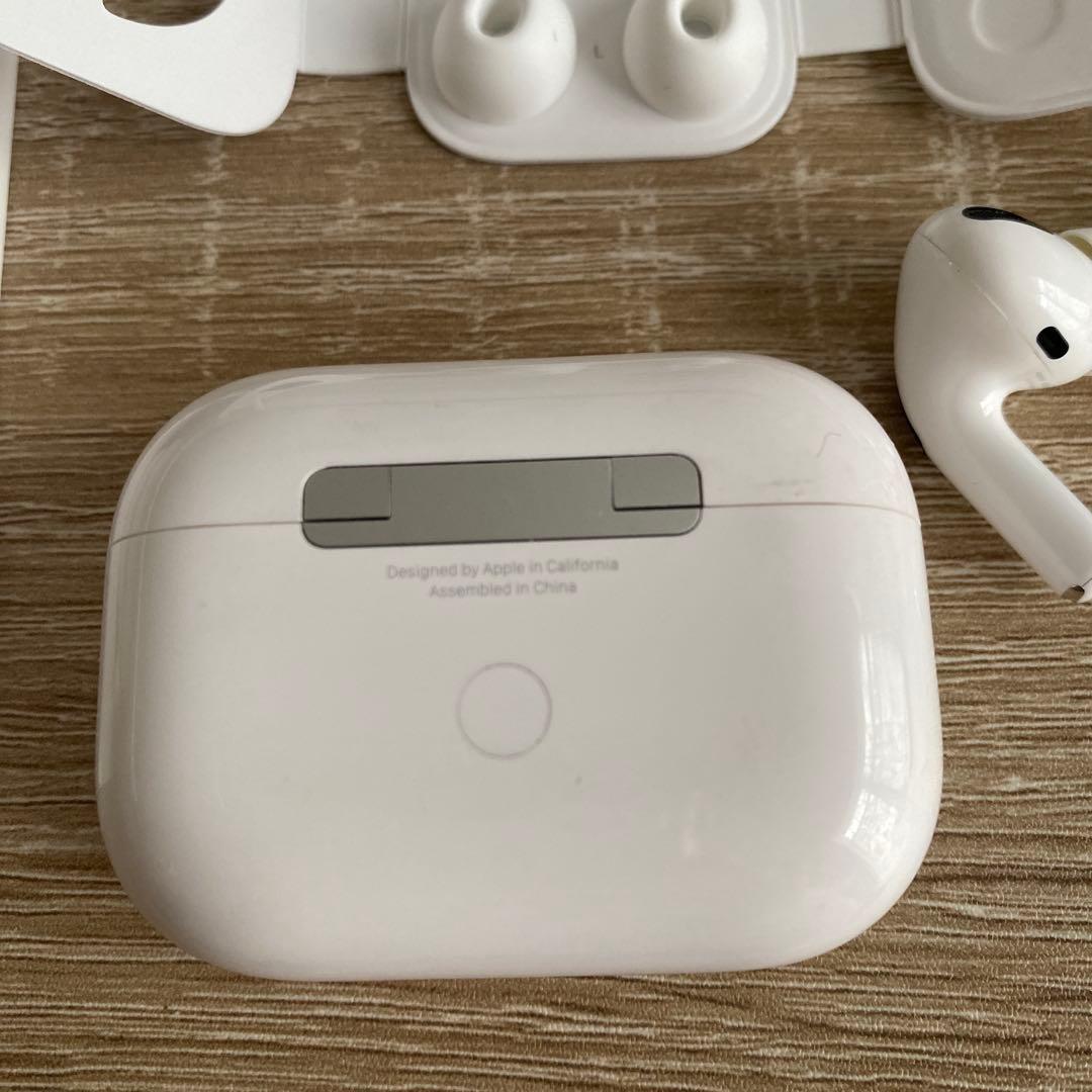 正規品！AirPods Pro 本体 充電ケース付き ホワイト