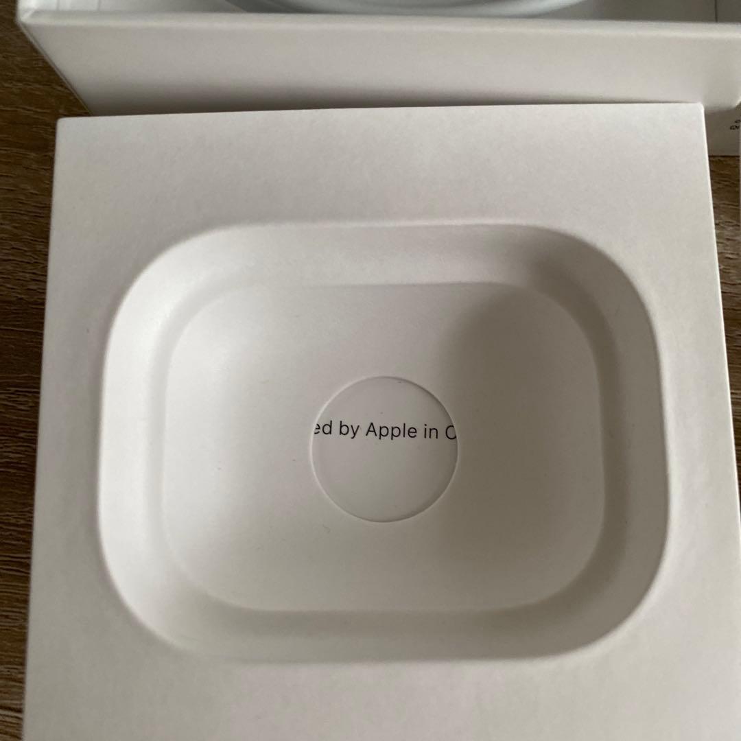 正規品！AirPods Pro 本体 充電ケース付き ホワイト