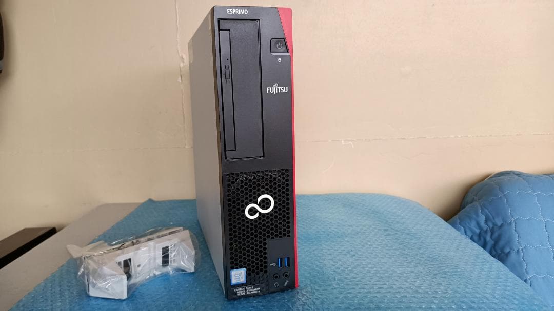 中古新品 富士通 ESPRIMO D587/S 六世代Core i5 DDR4