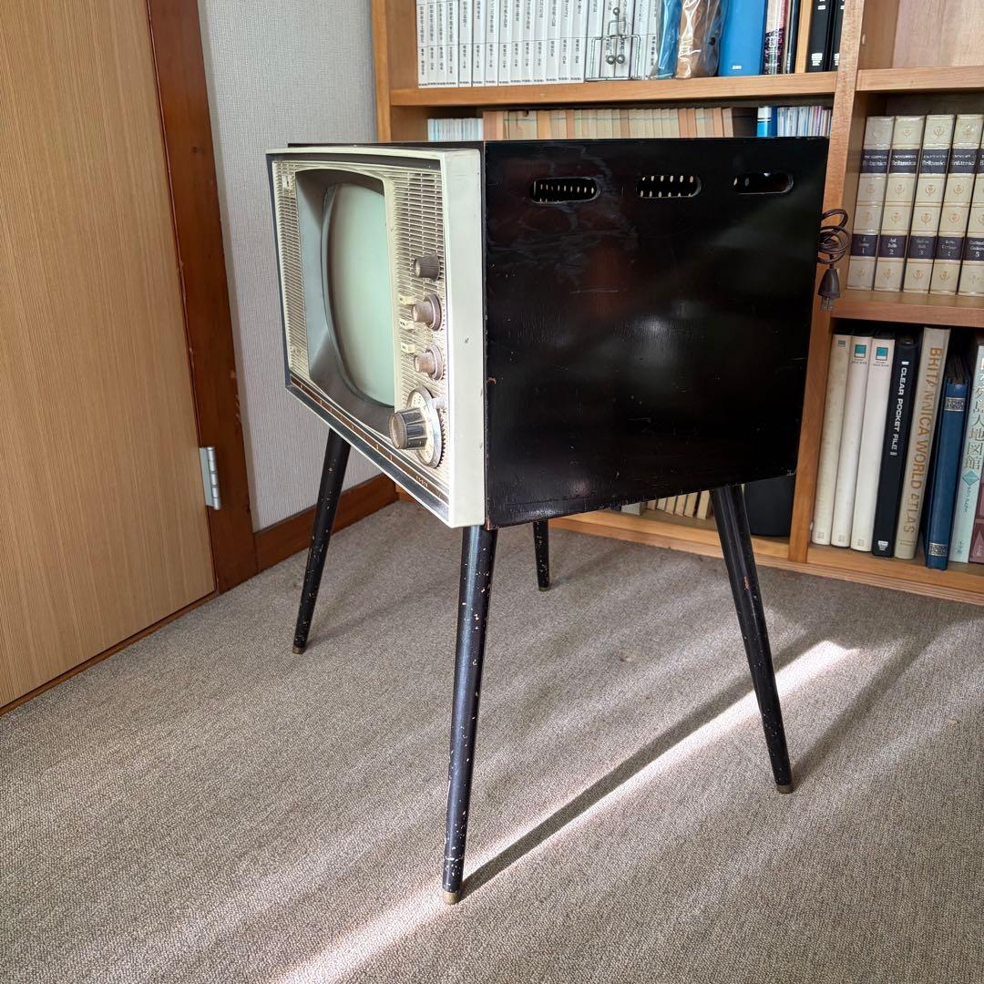真空管　白黒テレビ　昭和レトロ アンティーク