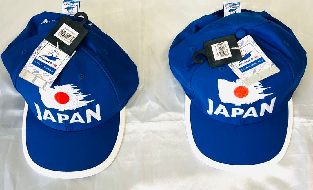 ワールドカップ日本代表全選手＆トルシエ監督サイン付き中田英寿ユニフォームおまけ付