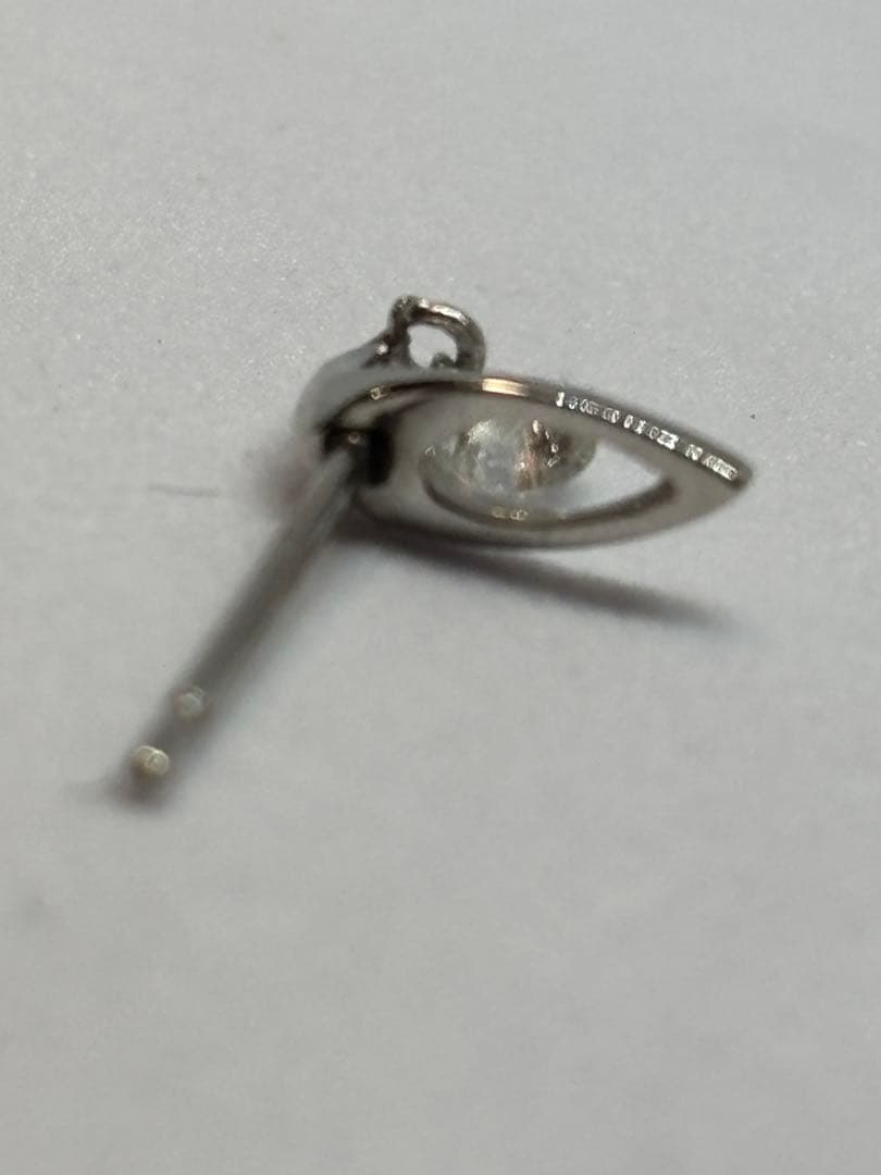 PT900 ダイヤモンド ピアス キャッチ ダイヤ付き 0.07/0.17ct