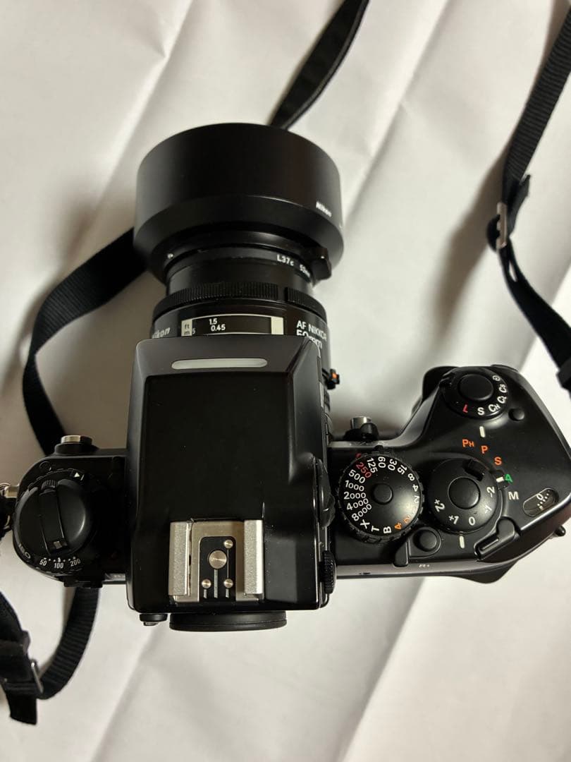 Nikon F4S 一眼レフカメラ + AF Nikkor 50mm