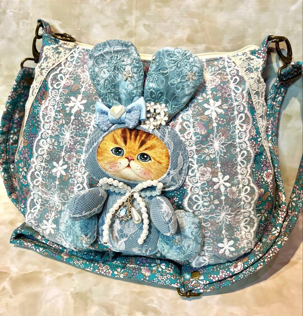 コヤンイサムチョン　コロンと可愛いファスナーショルダーバッグ　花柄生地