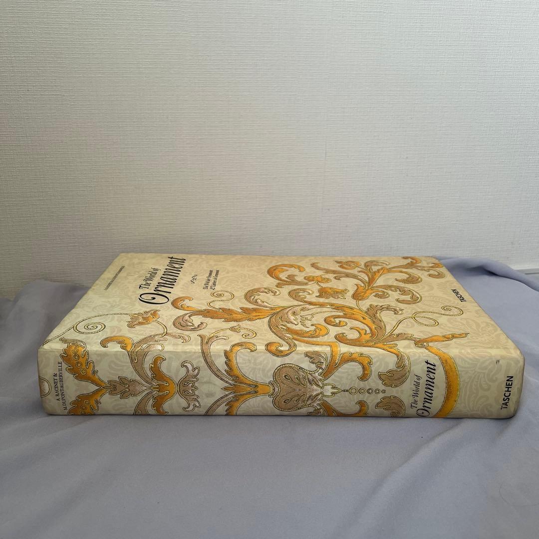 書 The World of Ornament (TASCHEN)
