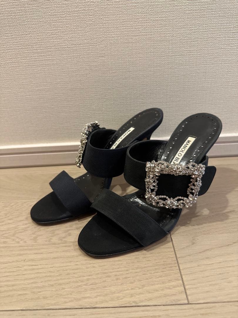 か*◎様 MANOLO BLAHNIK ビジュー付きサンダル 36