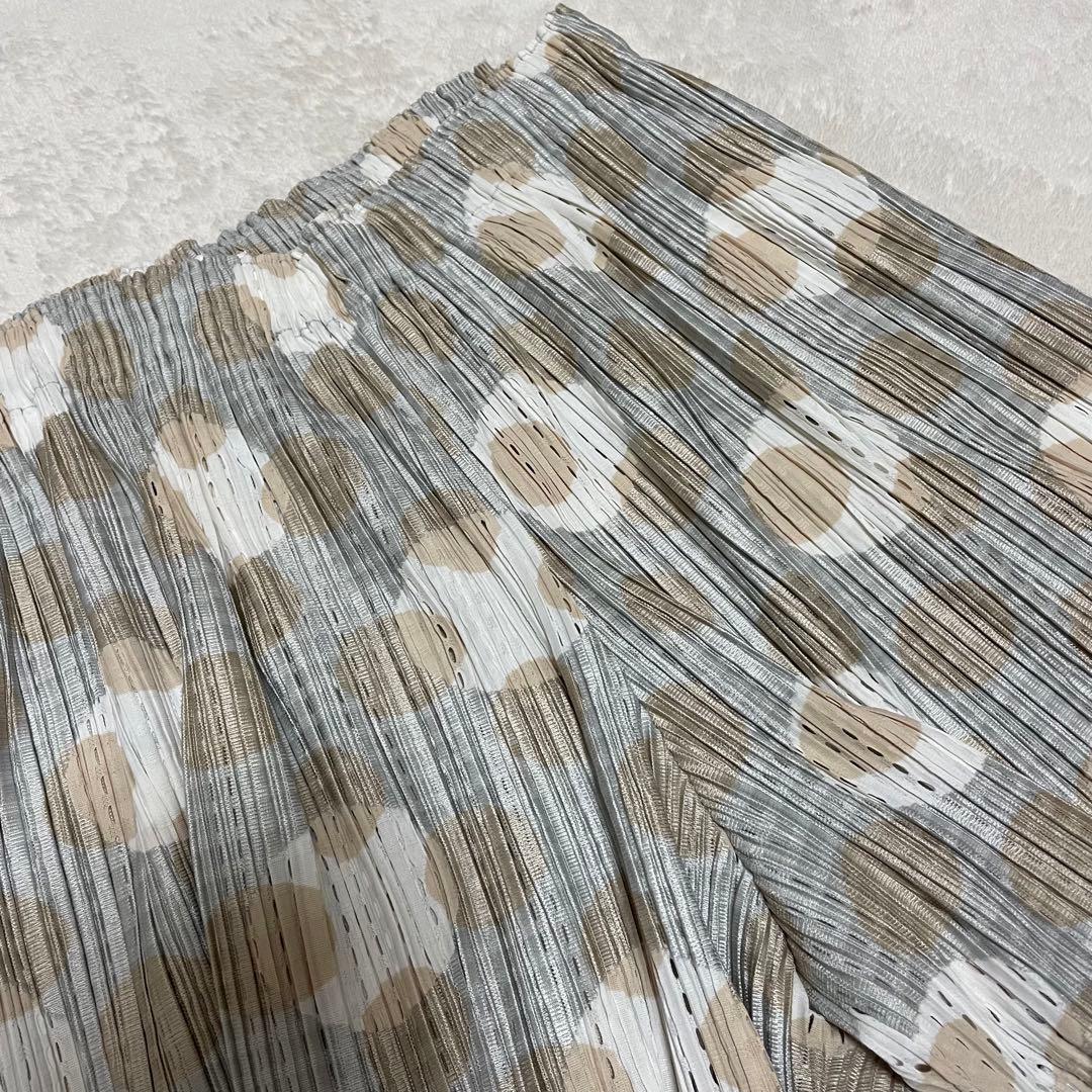 プリーツプリーズ　イッセイミヤケ ショートパンツ　ドット