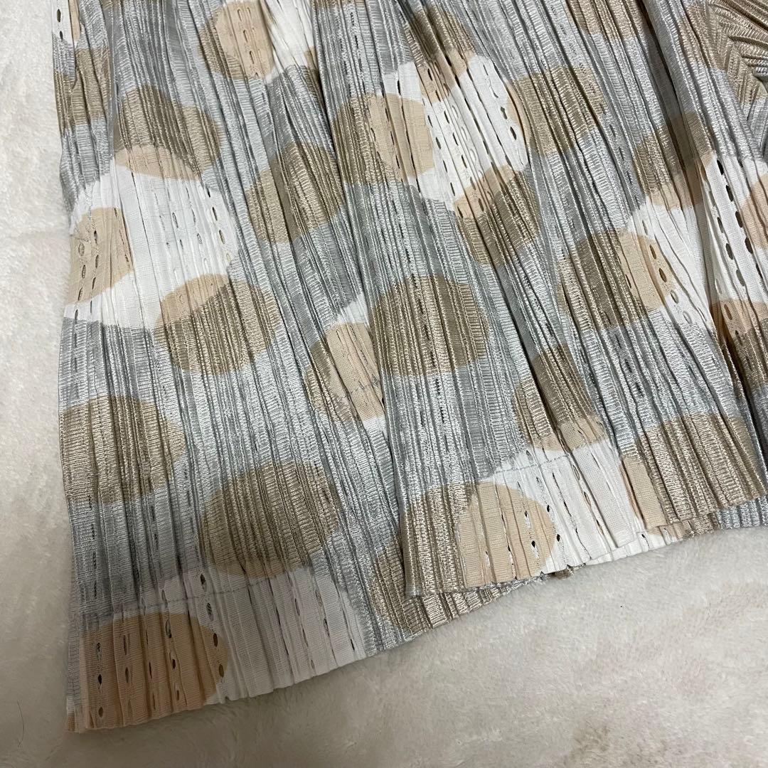 プリーツプリーズ　イッセイミヤケ ショートパンツ　ドット