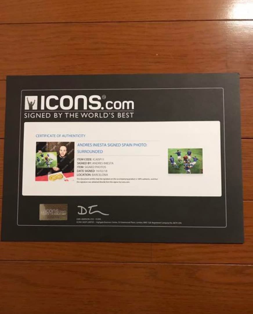 イニエスタ サイン入り サッカー写真