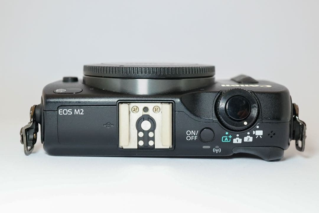 【レンズ付】Canon EOS M2、レンズ2本、アダブター