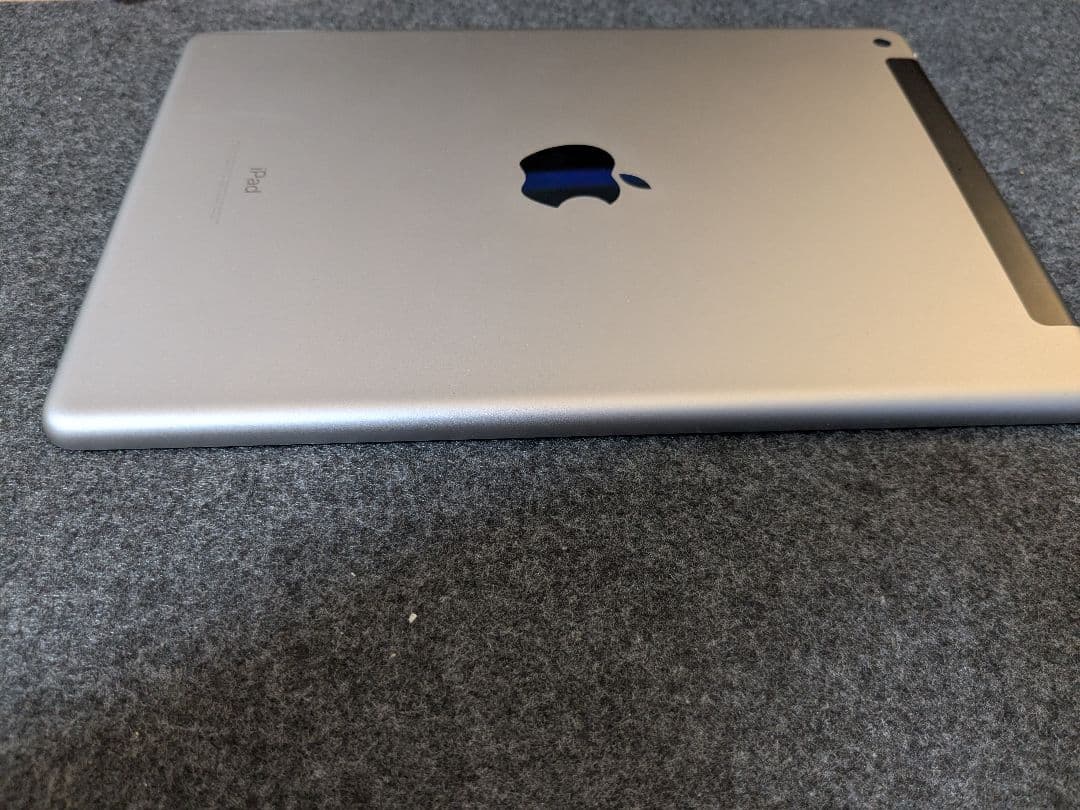 Apple iPad 第6世代 128GB スペースグレー