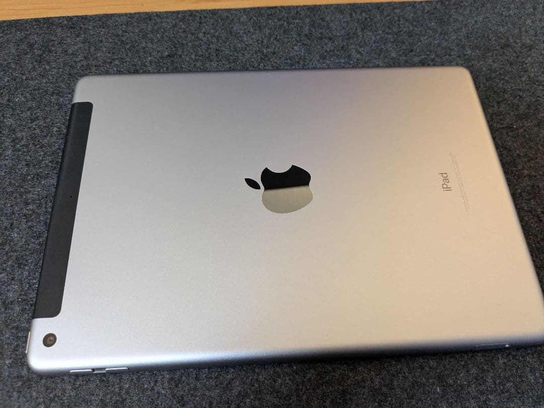 Apple iPad 第6世代 128GB スペースグレー