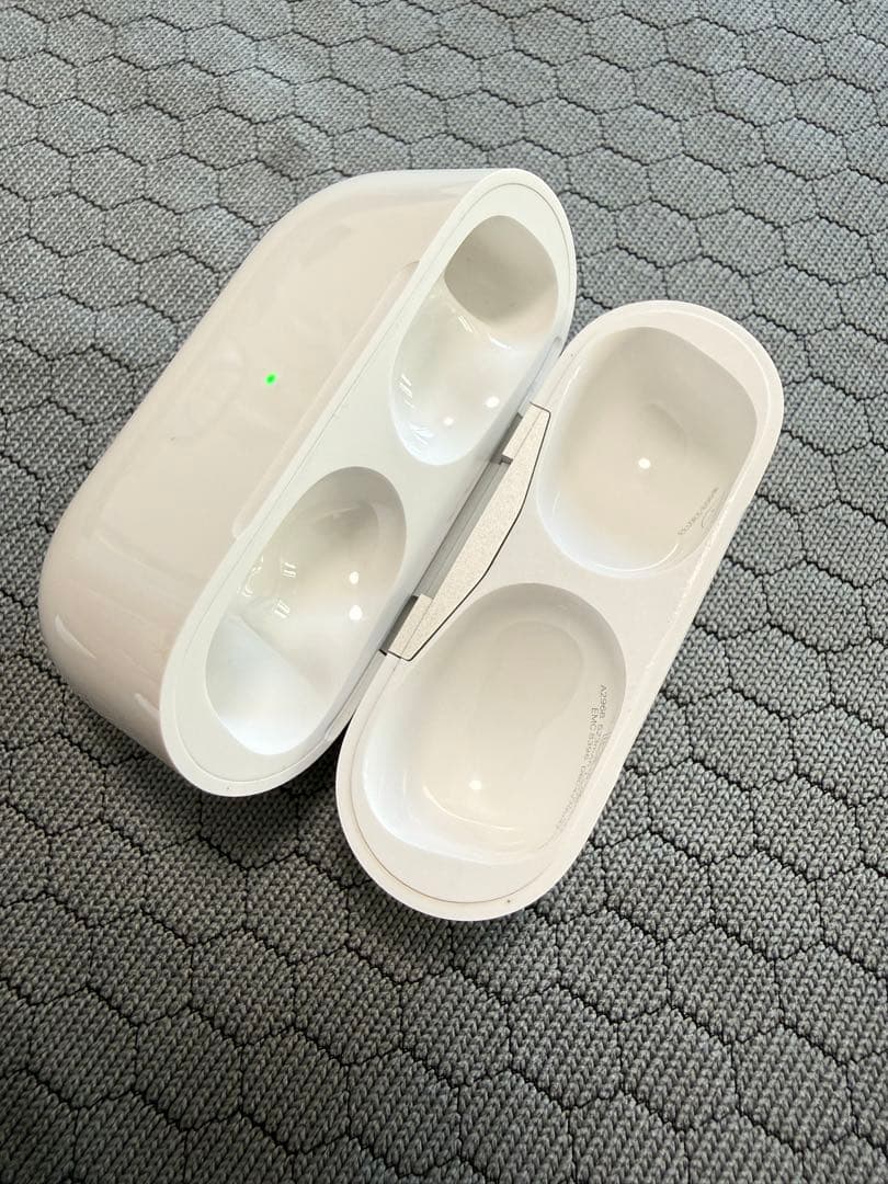 AirPodsPro (第2世代) 本体 USB-C付属品全付き　2025年購入