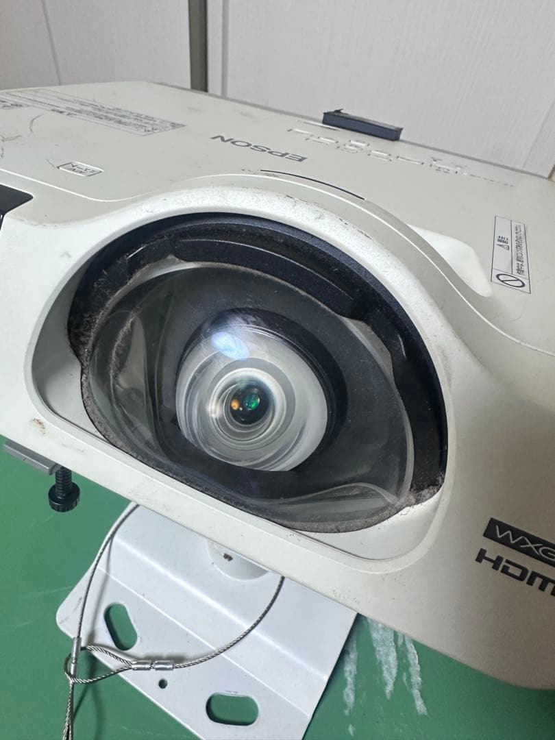 【中古品】エプソンプロジェクターEB-535W超短焦点レンズ
