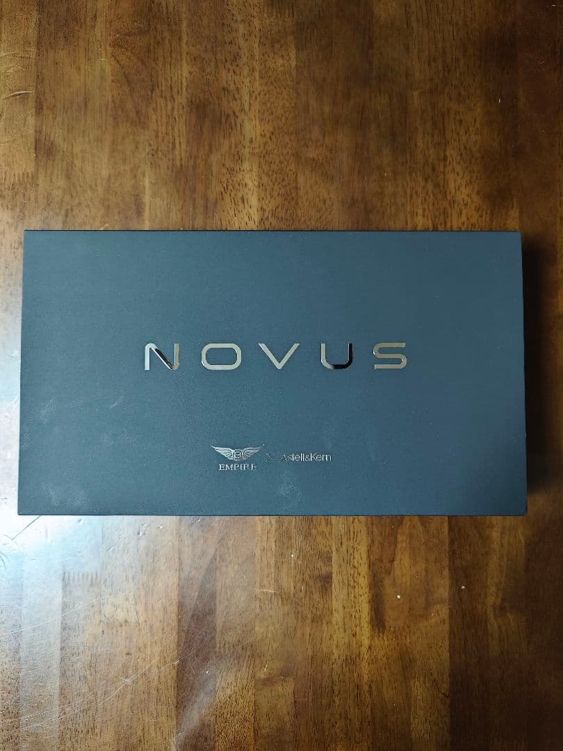 ほぼ未使用品 Astell&Kern　Empire Ears　Novus