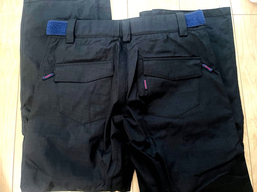 【新品・未使用】スノーウェア　ジャケット　ボトムス　グローブ　セット