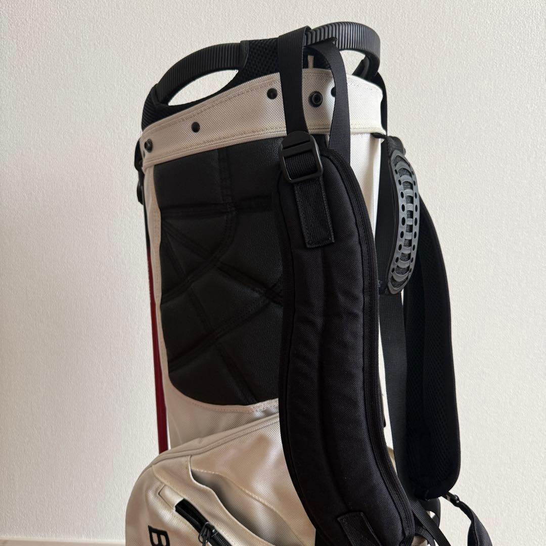 ビームスコラボ　ブリーフィング　キャディバッグ　軽量　白　黒　スタンド式　ゴルフ