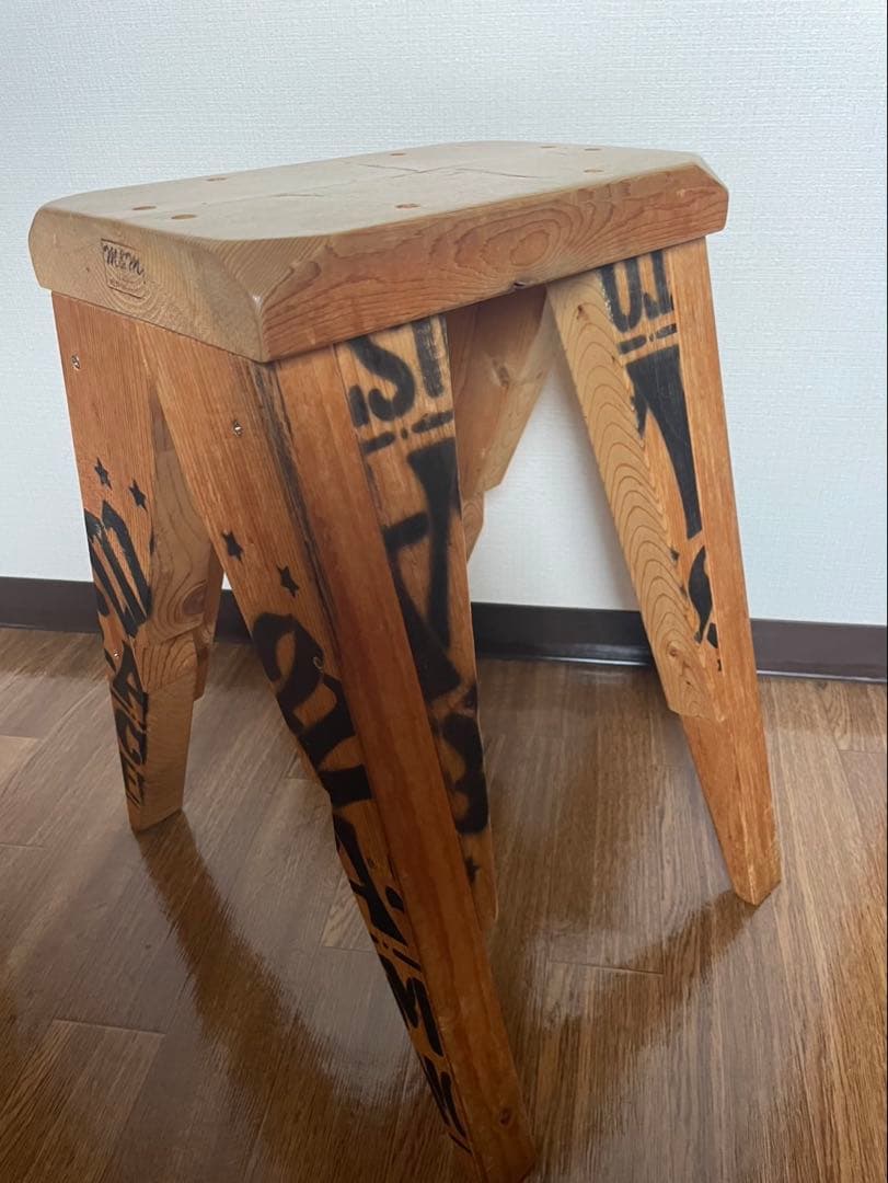 M&M Custom Performance Furniture 角スツール　小