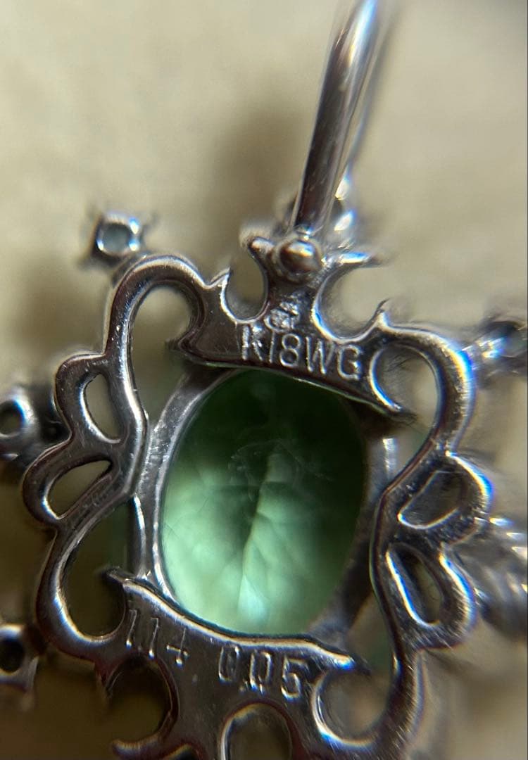 ベーネベーネ　K18WG トルマリンペンダント