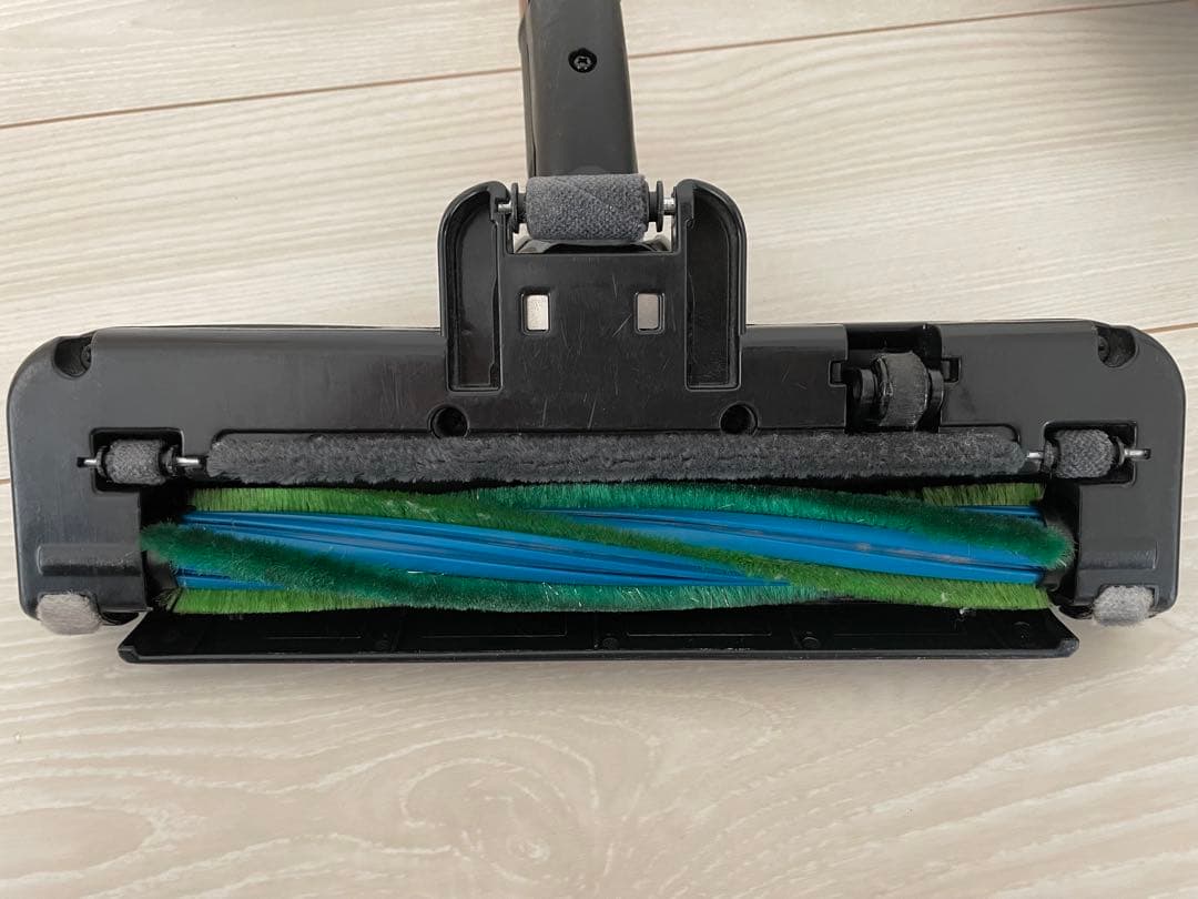 掃除機　コードレスクリーナー　TOSHIBA 2021年