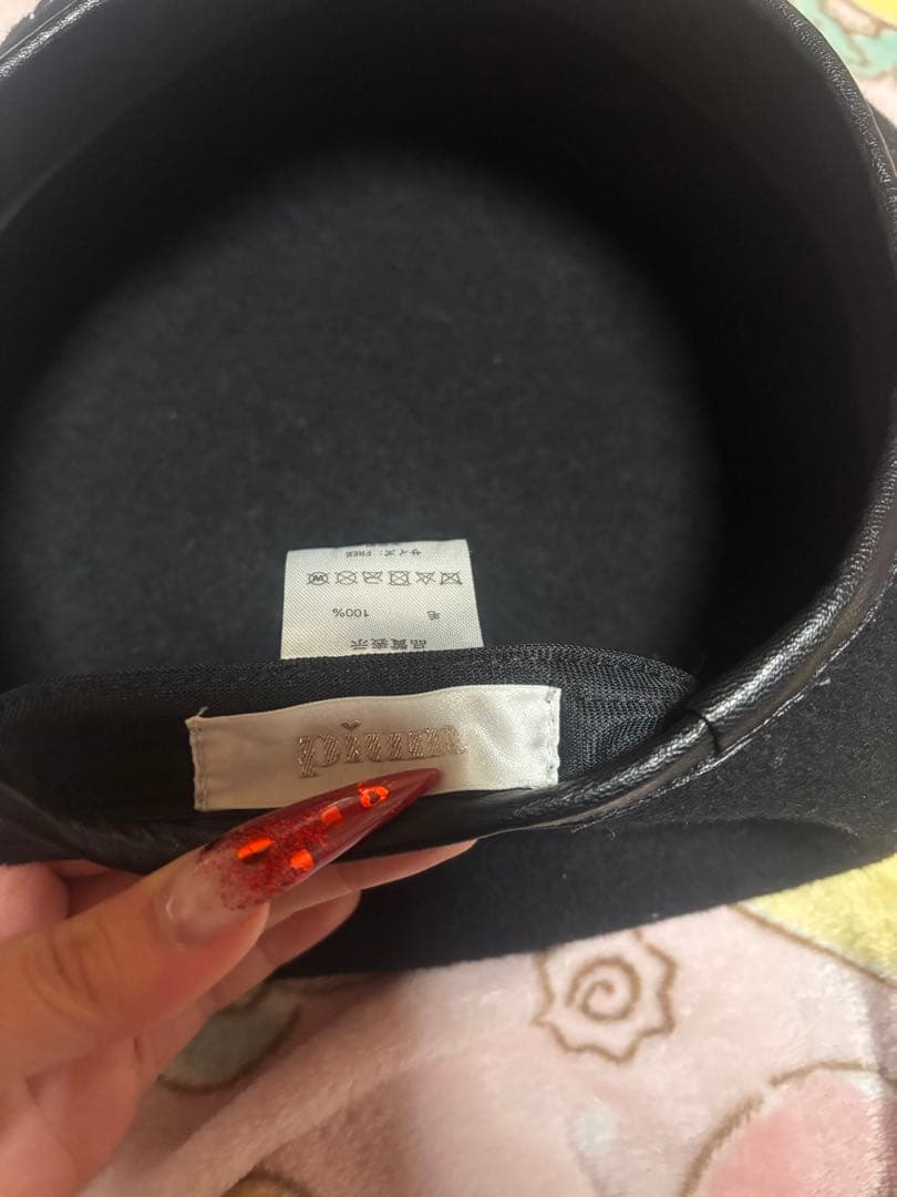 pium ロゴビジュースタッズベレー帽 ブラック