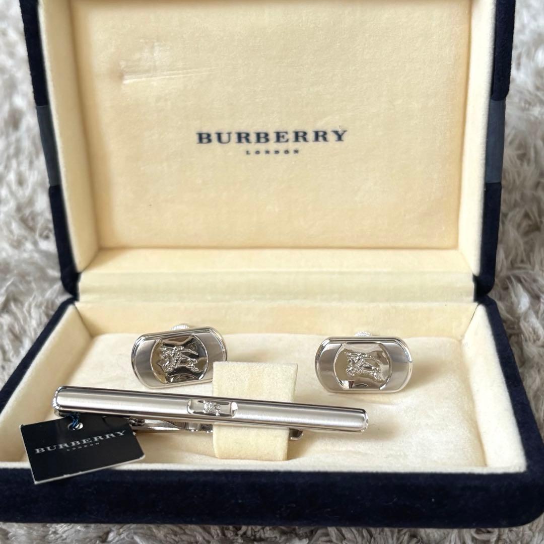 【タグあり✨】バーバリー　セット★カフス　ネクタイピン　箱付！タイピン　シルバー