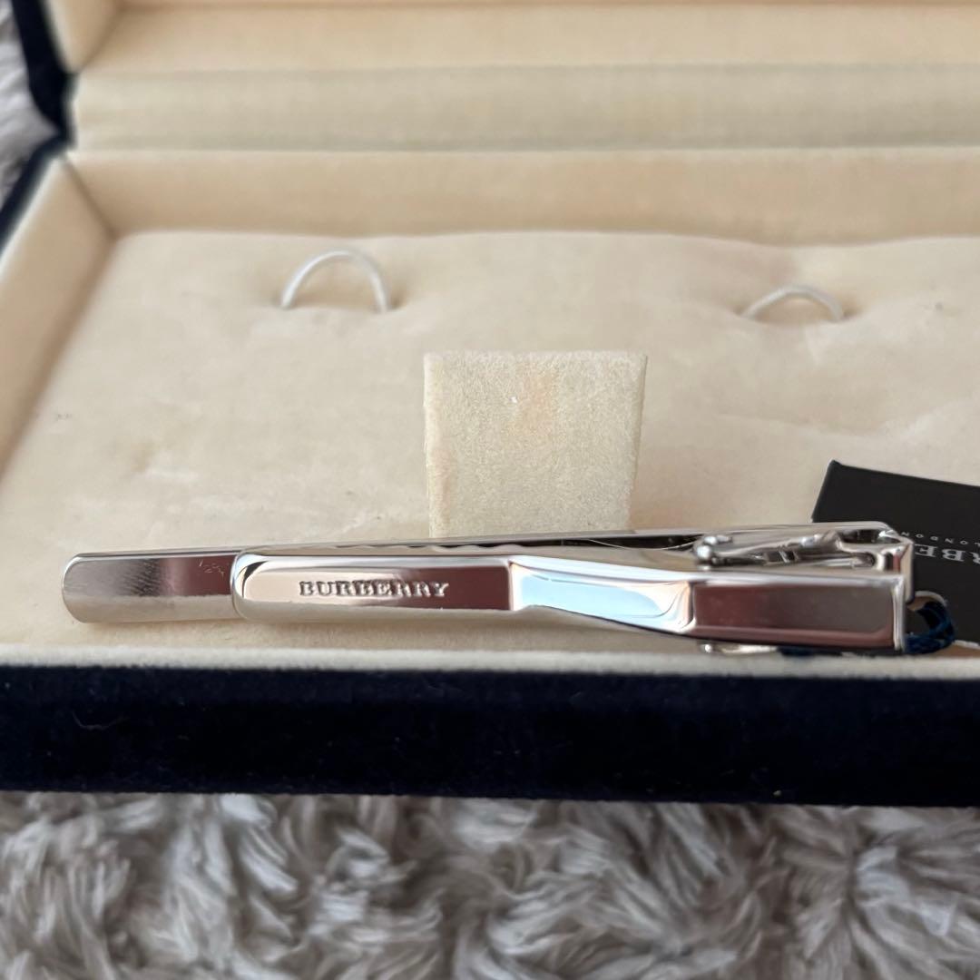 【タグあり✨】バーバリー　セット★カフス　ネクタイピン　箱付！タイピン　シルバー