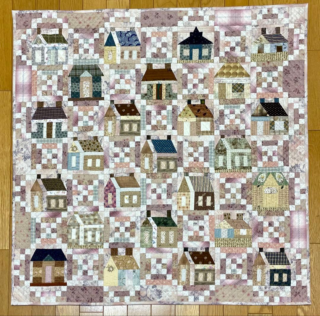 パッチワークキルト　タペストリー　ハウス