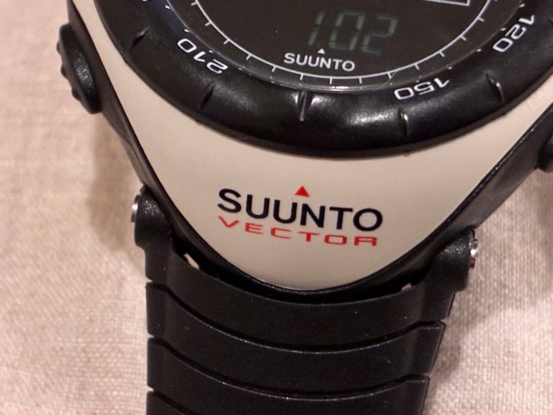 SUUNTO VECTOR 白 美品 時計本体のみ