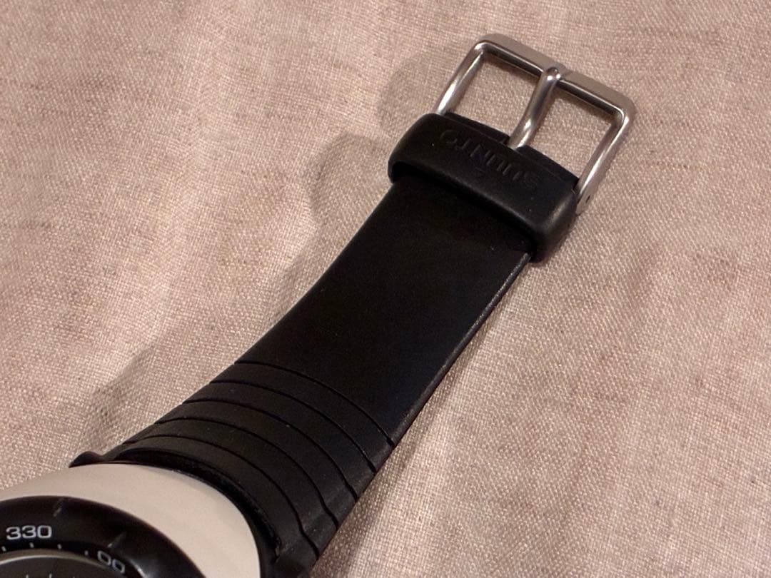 SUUNTO VECTOR 白 美品 時計本体のみ