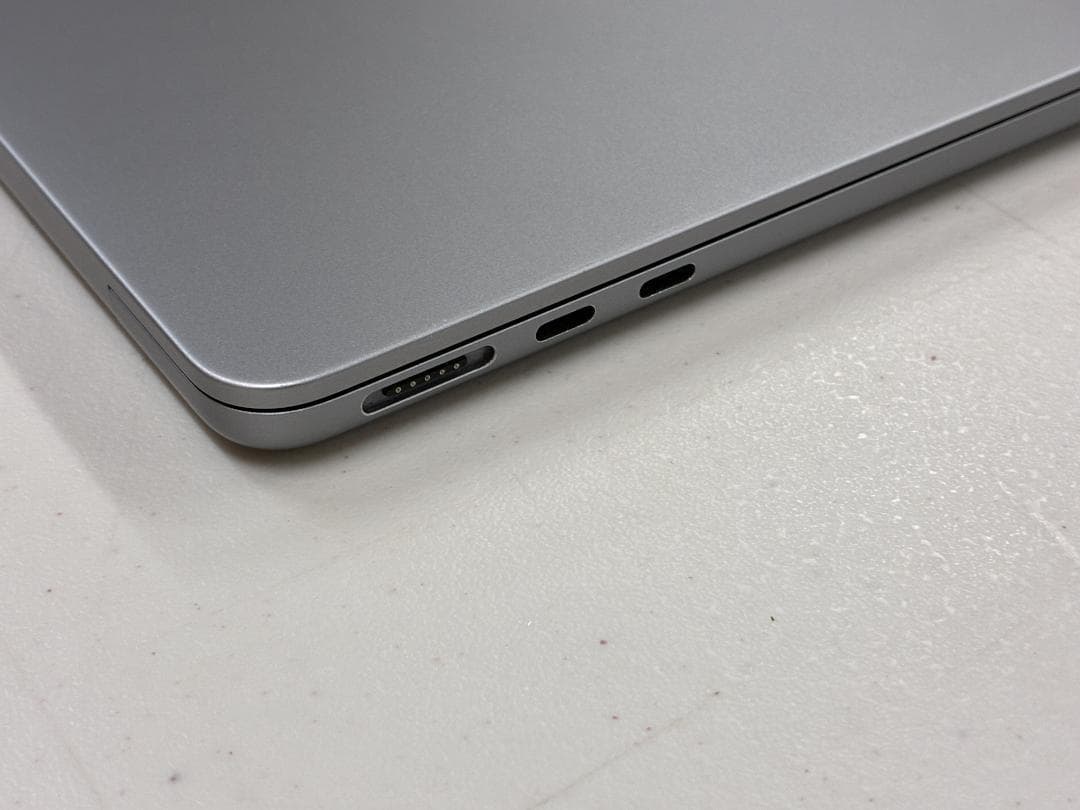 M2 13インチ MacBook Air 16GB 512GB スペースグレイ