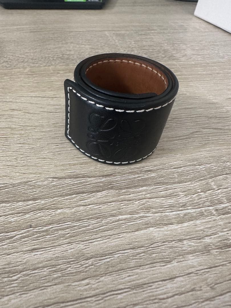 LOEWE レザーバングル スラップブレスレットスモール　ブラック