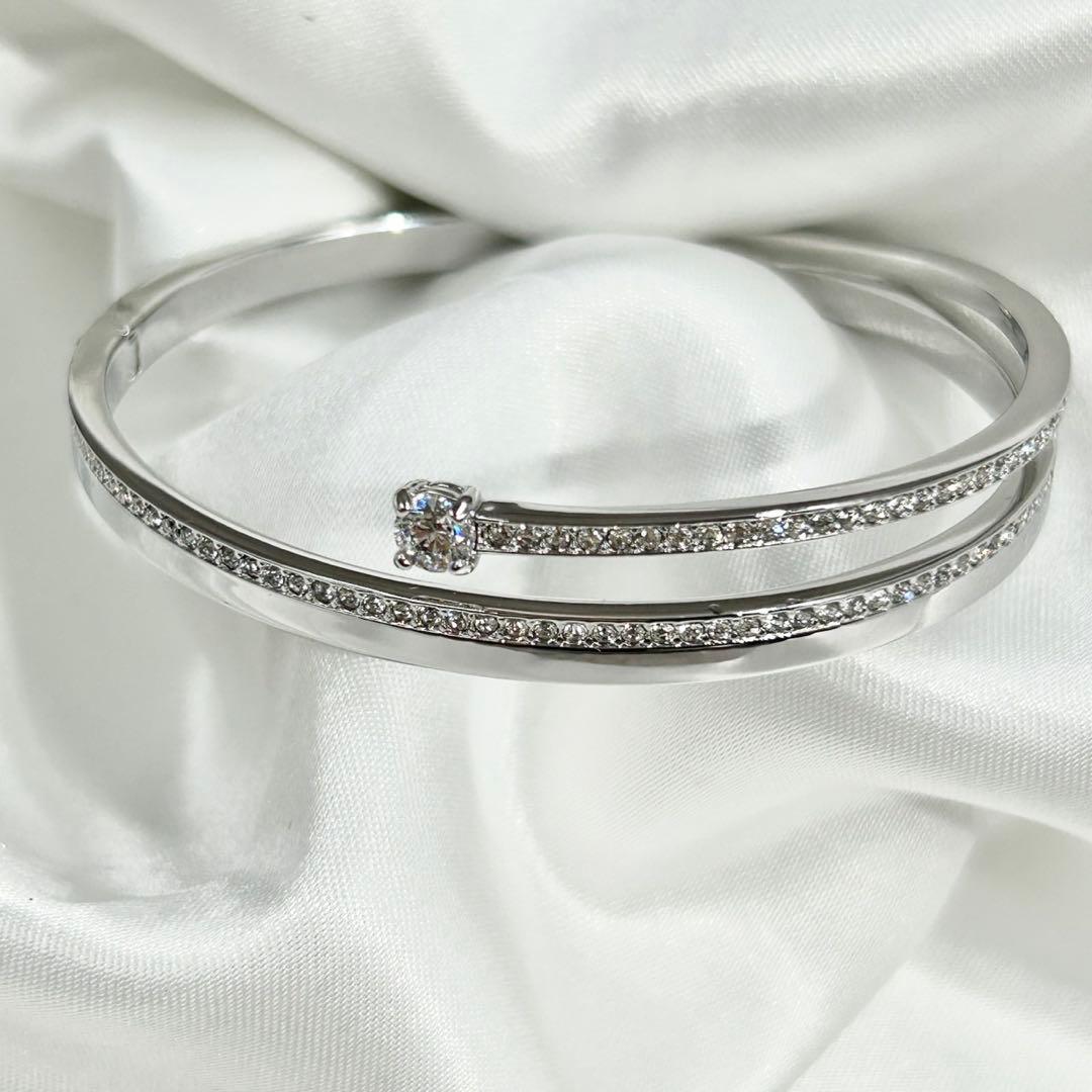 【箱・カード付】 スワロフスキー バングル ブレスレット クリスタル フレッシュ