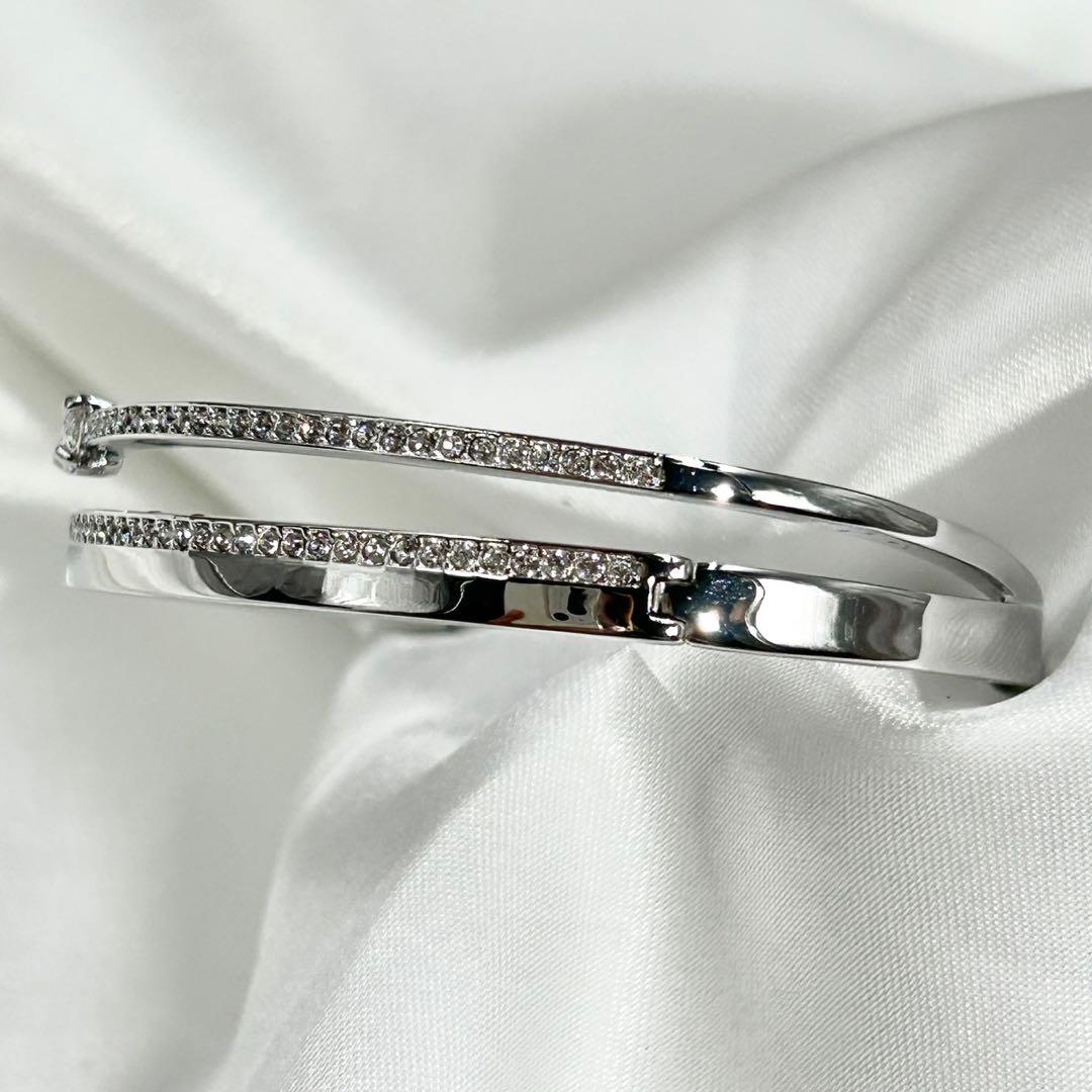 【箱・カード付】 スワロフスキー バングル ブレスレット クリスタル フレッシュ