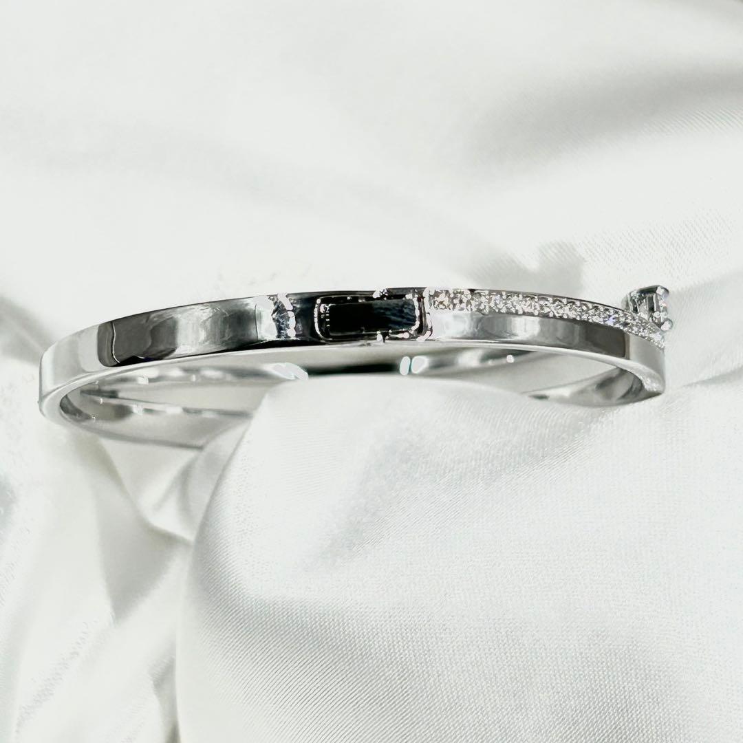 【箱・カード付】 スワロフスキー バングル ブレスレット クリスタル フレッシュ