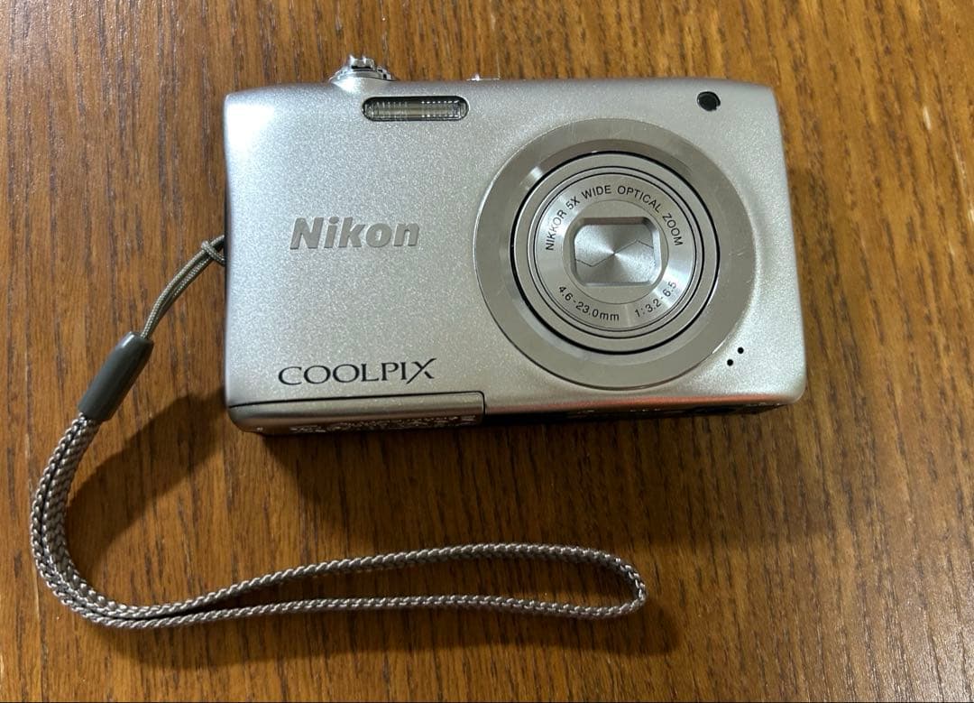 Nikon COOLPIX A100 シルバー 付属品あり
