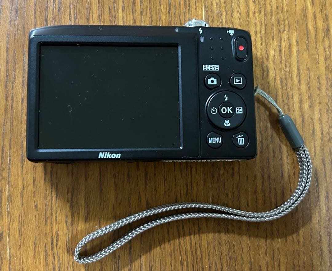 Nikon COOLPIX A100 シルバー 付属品あり