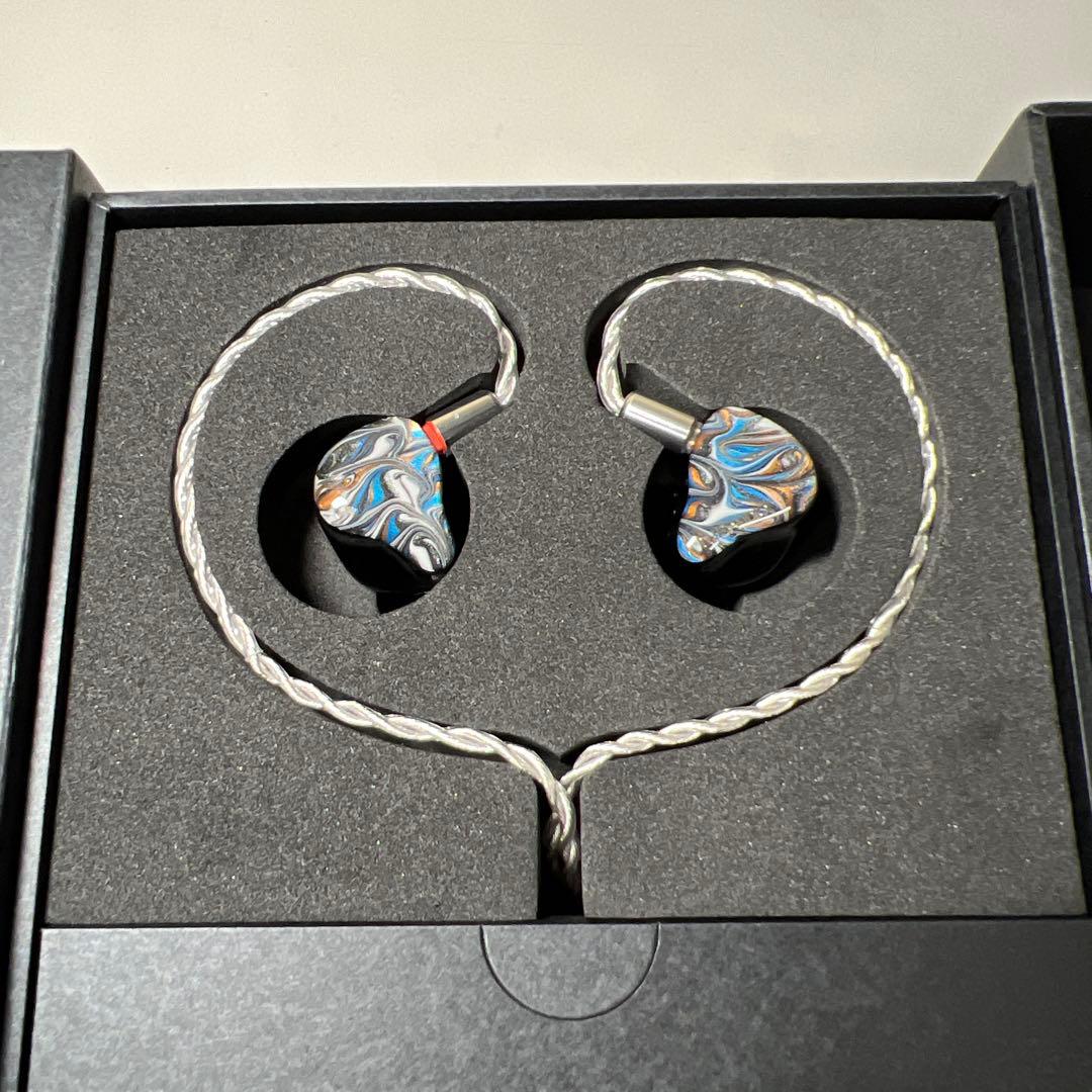 G625 【新品未使用】THIEAUDIO Legacy 4